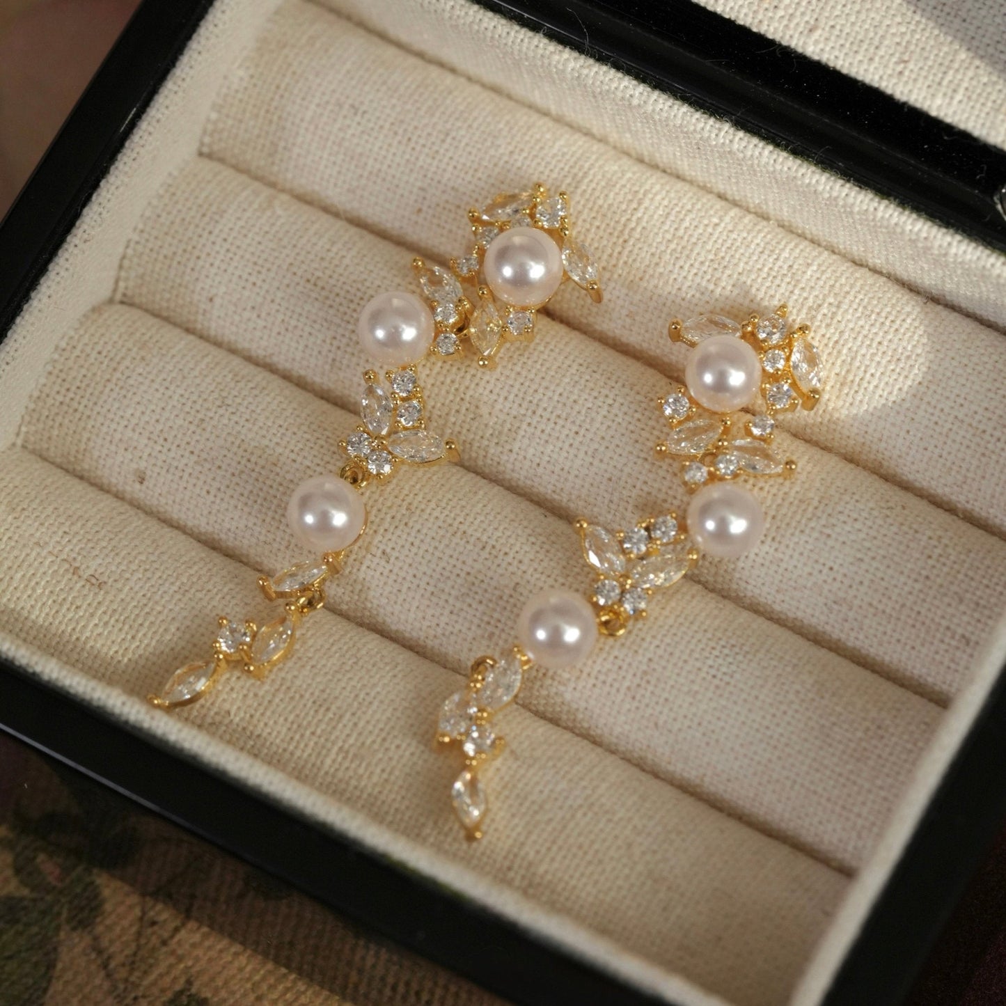 Floraison Pearl Earrings