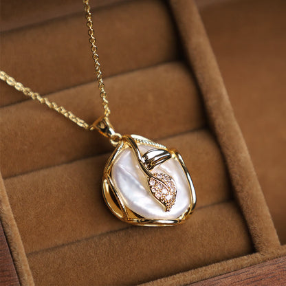 Buddha Stones 18k Gold Plated Copper Natural Baroque Pearl Flower Sincerity Necklace Pendant