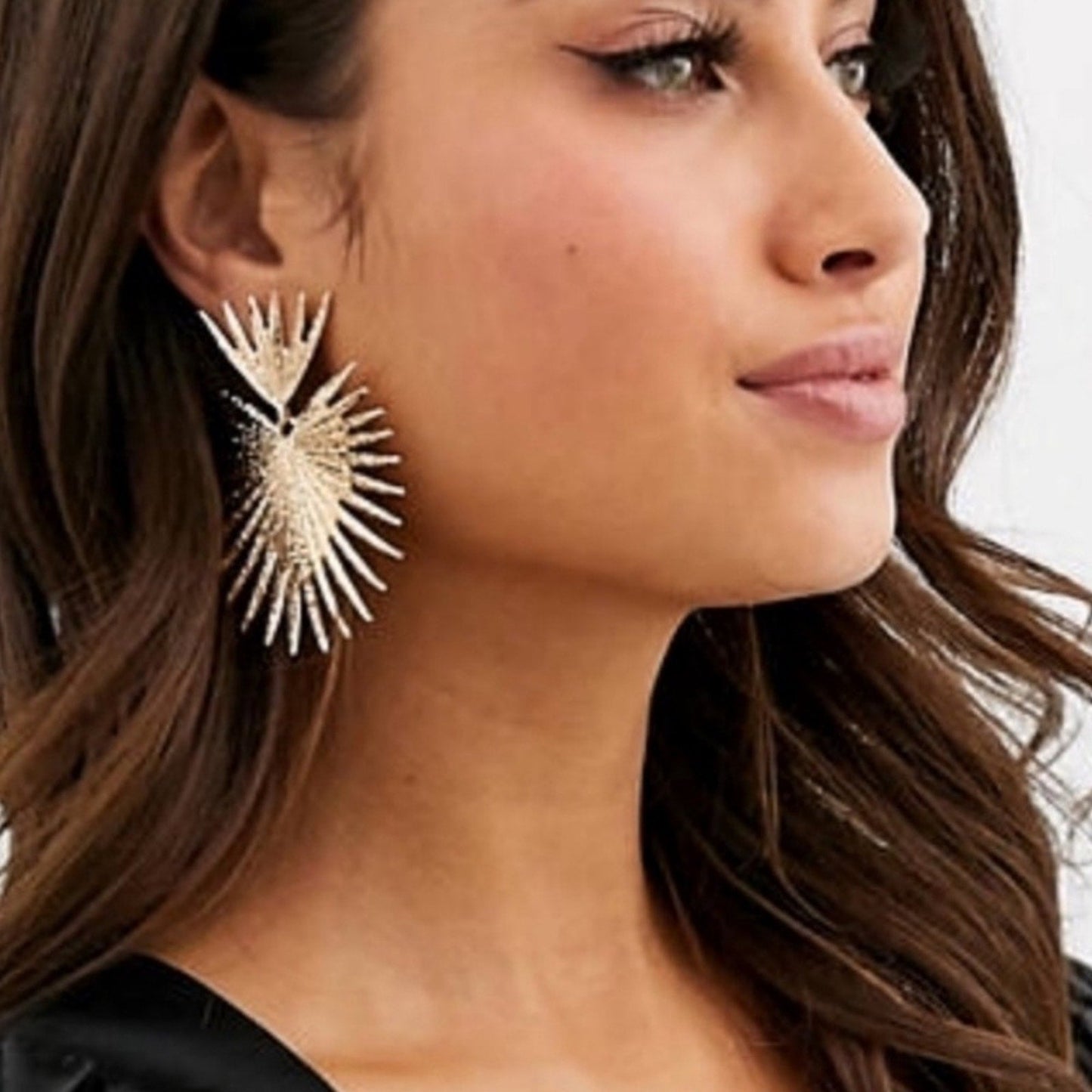 Revolve X Shashi Throne Earrings Gold
