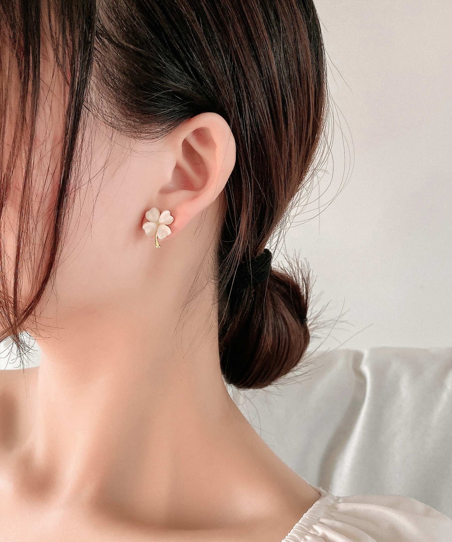 New Gold Copper Alloy Clover Cat's Eye Stone Stud Earrings