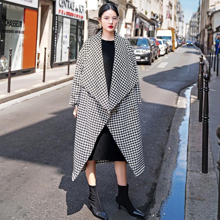 Fine Black White Plaid Winter Coat Oversize Pockets Long Coat Fine Notched Trench Coat