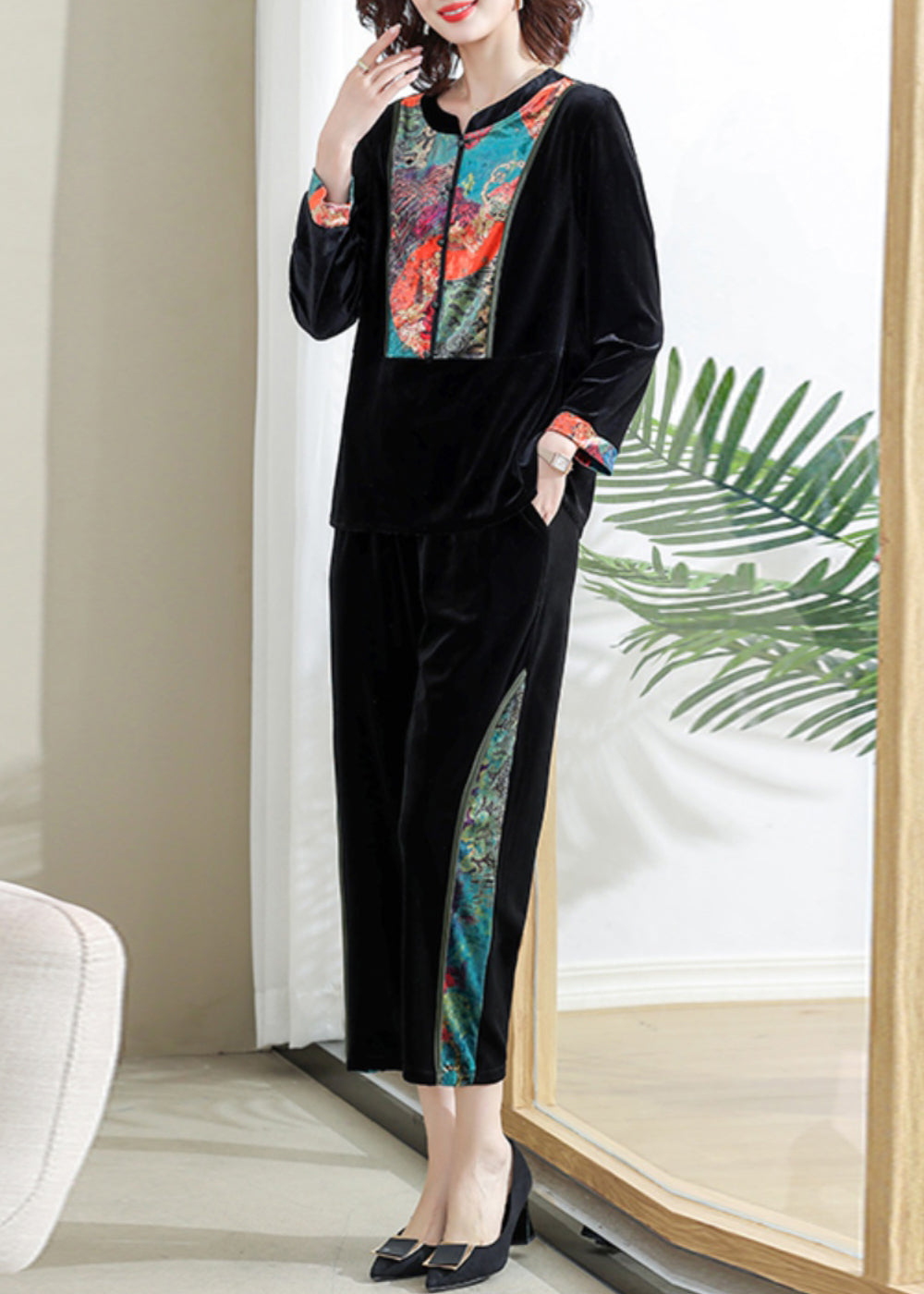 Novelty Red O-neck Print Silk Velour Top and Crop Pants Two Pieces Set Long Sleeve