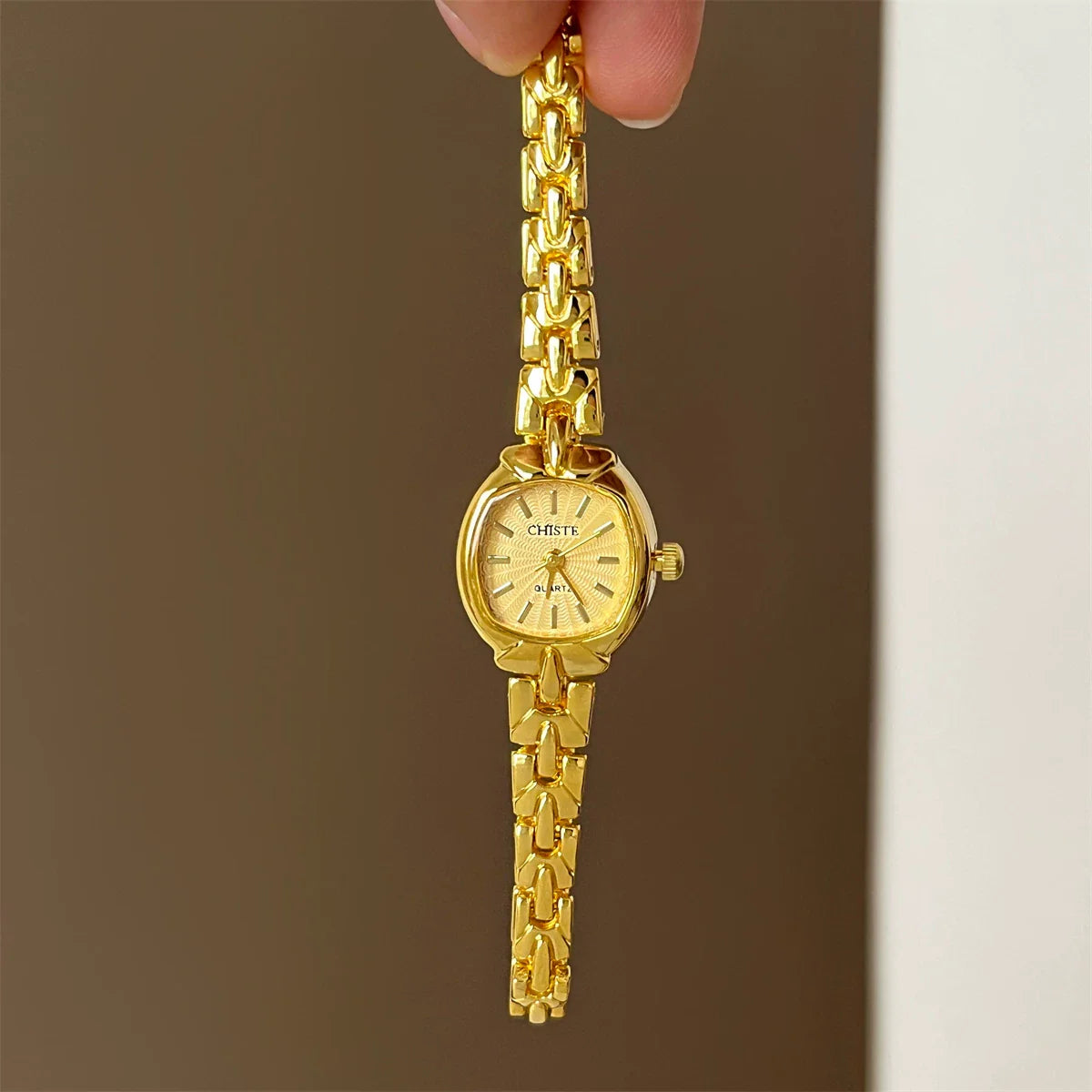 -style Small Square Bracelet Watch