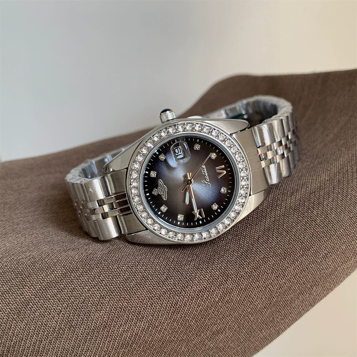 Inspired Round Bracelet Watch