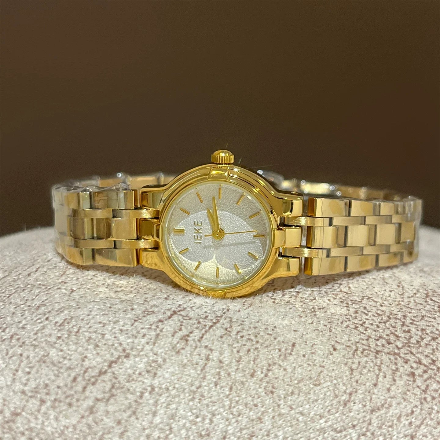 Round Minimalist Bracelet Watch