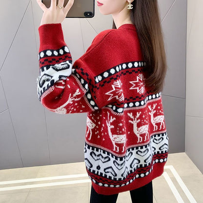 Women's Chunky Knit Sweater with Festive Reindeer Motif and Modern Design