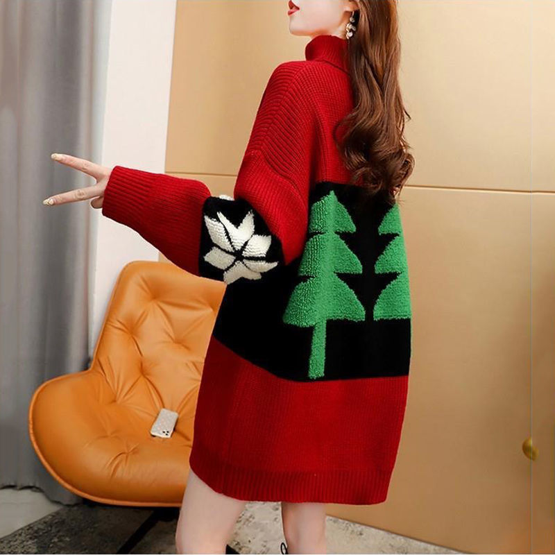Women's Cozy Turtleneck Sweater with Festive Bear Motif