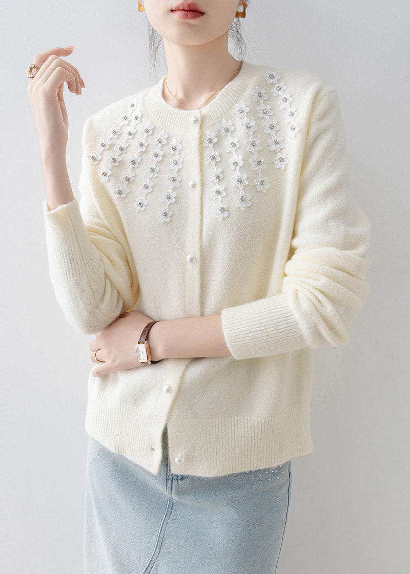 Simple White Oversized Knit Cozy Cardigan Winter