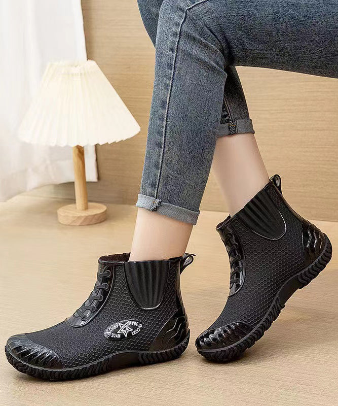 Soft and Fashionable Anti Slip Water Shoes for External Wear