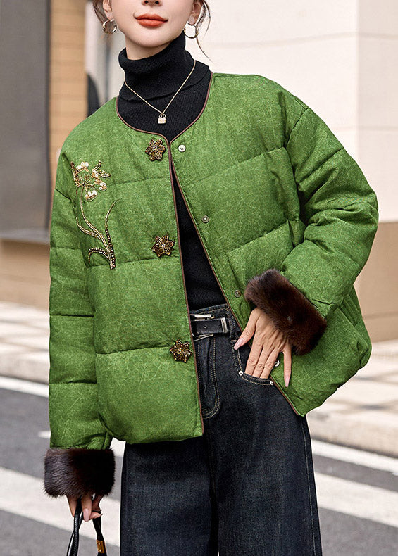 Green O-neck Embroidered Duck Down Jacket in Winter