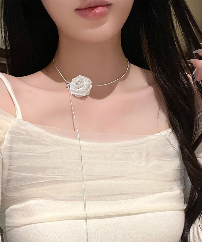 White Alloy Pull-out Pendant Necklace