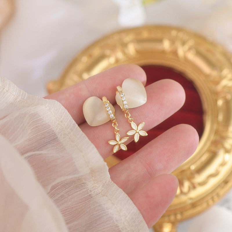 [] Heart and Dangly Flower Earrings