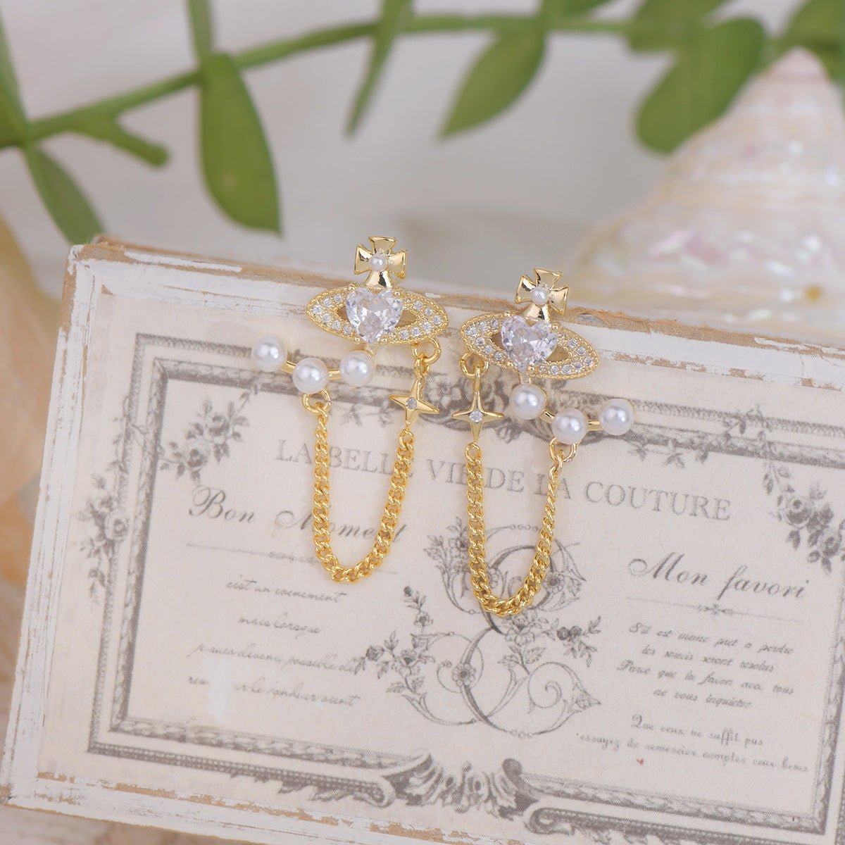 [] Love Saturn Earrings