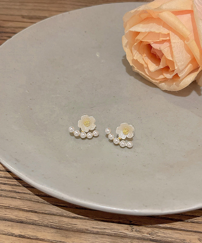 Brief White Copper Overgild Pearl Stud Earrings