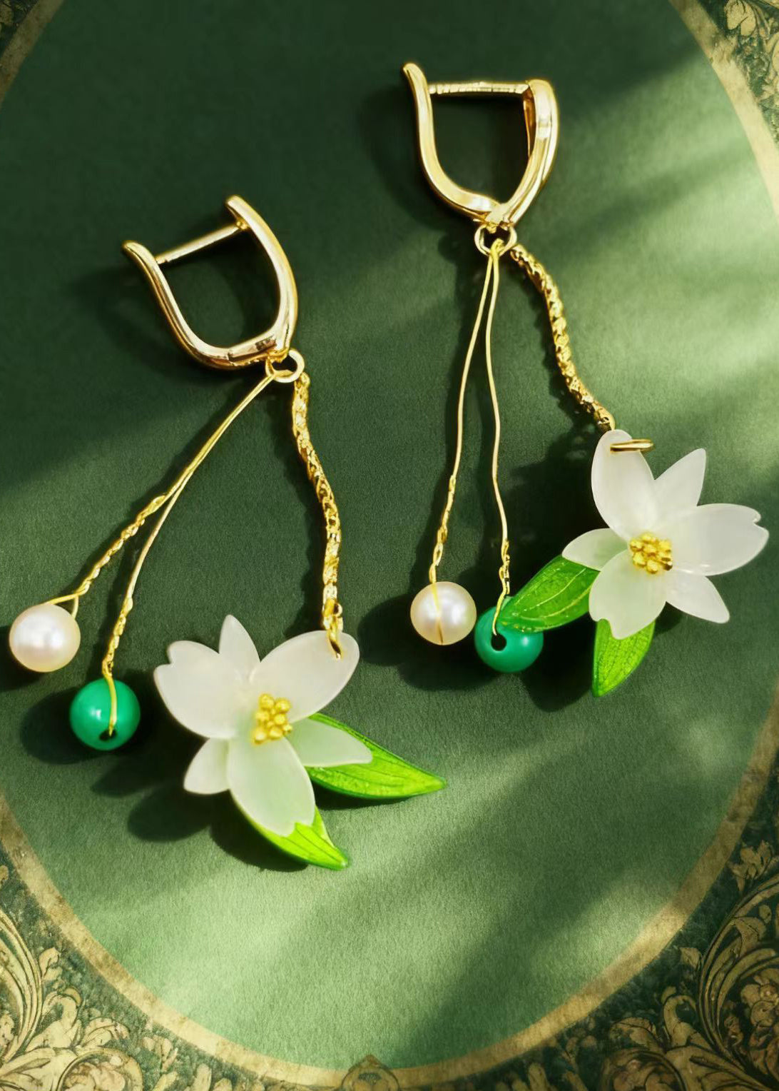White Flower Tasseled Acrylic Drop Earrings