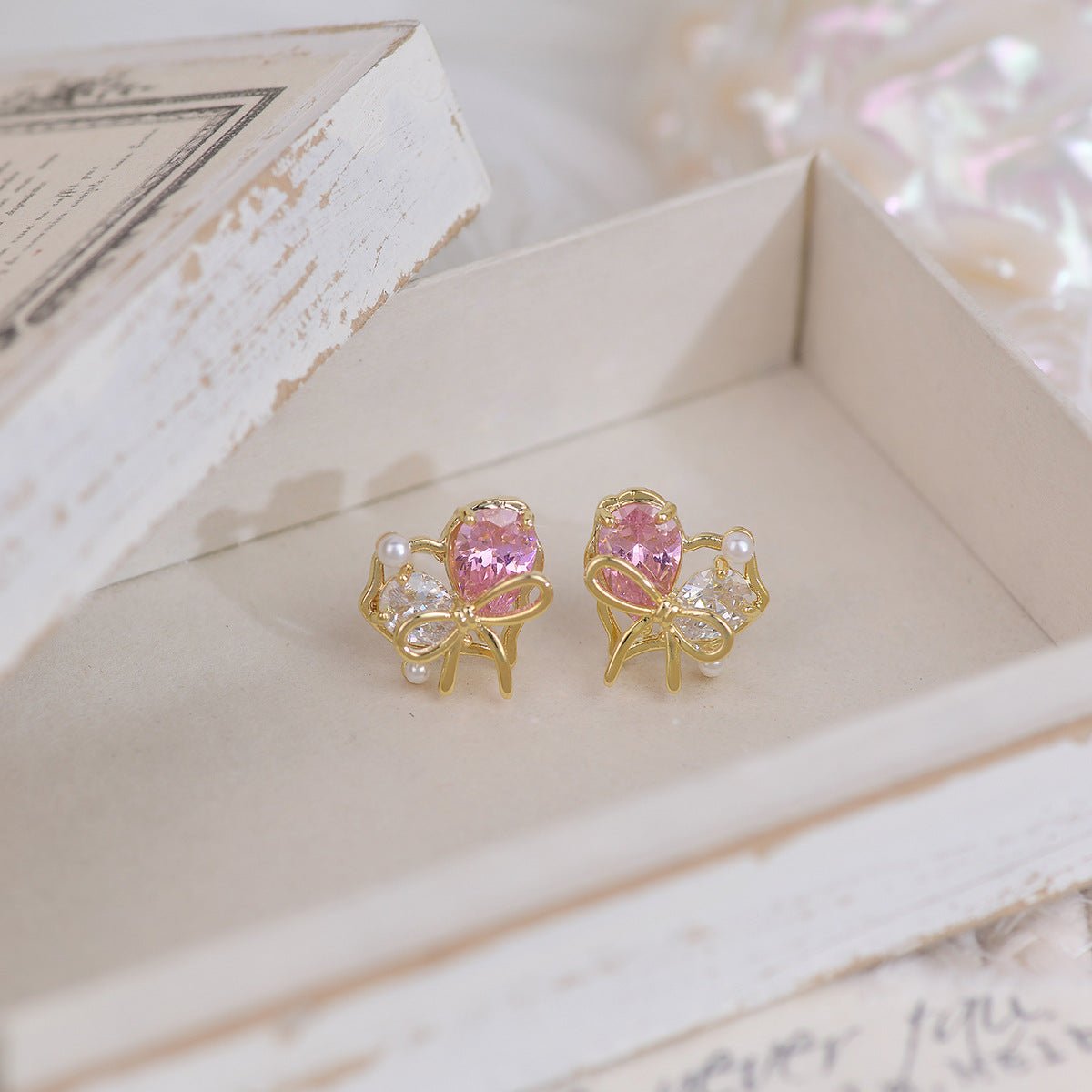 [sample ] Samantha Heart Stud Earrings