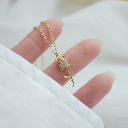 [] Rose Necklace