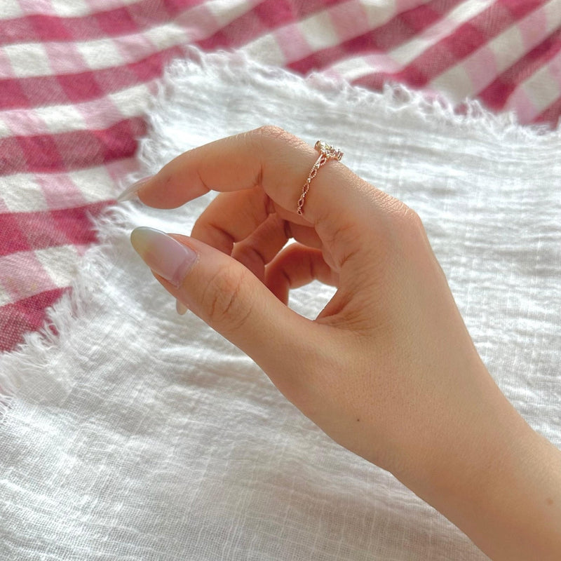 [] Genevieve Tiara Ring