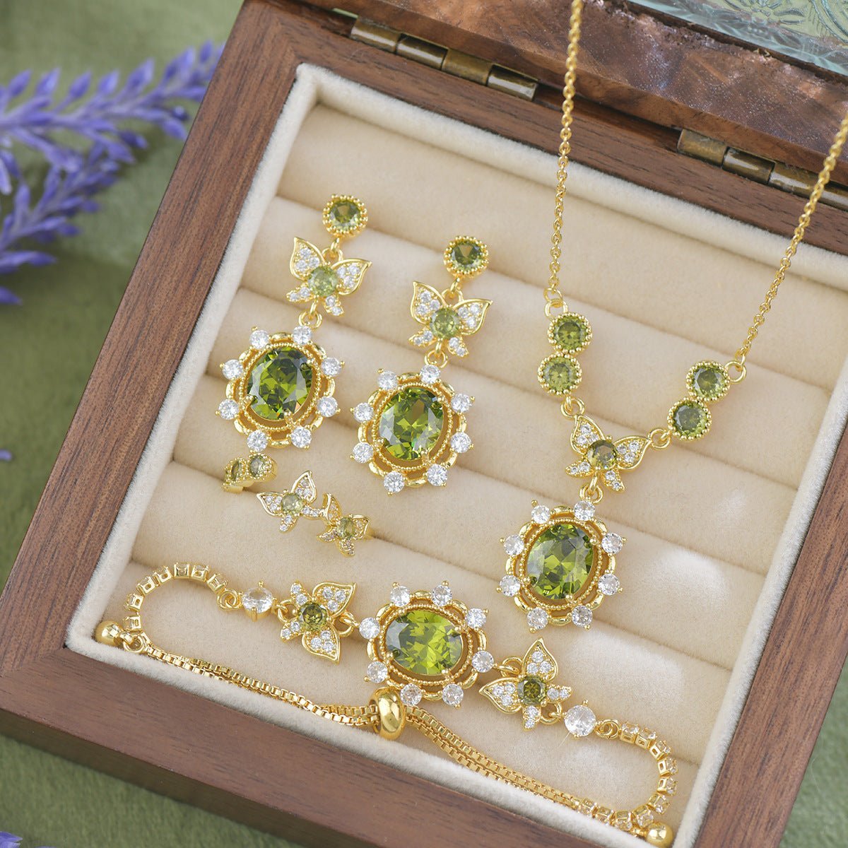 Verdant Flutter Necklace