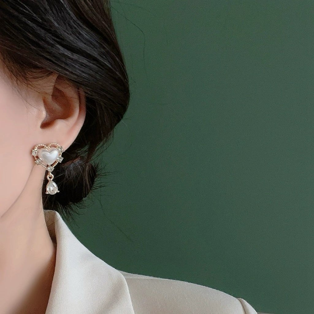 Carol Rococo Heart Earrings