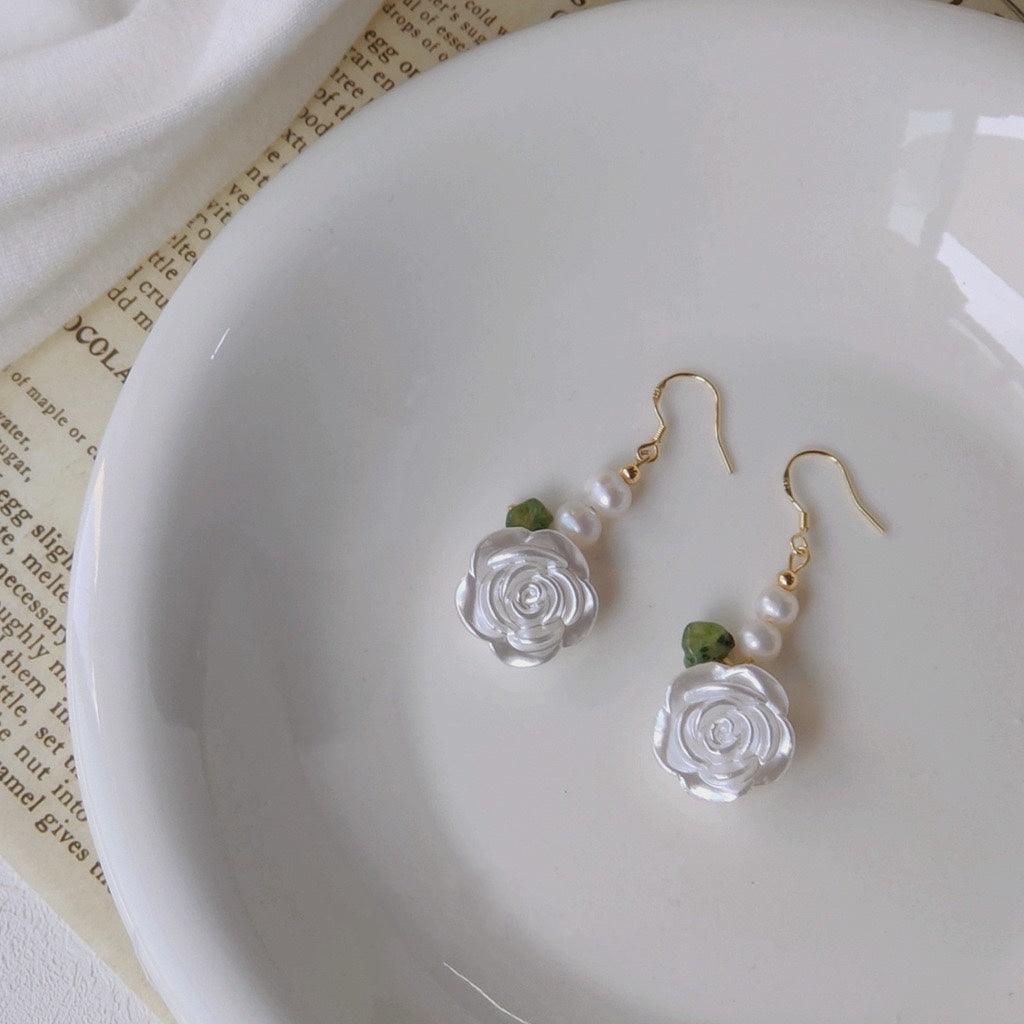 [] White Rose Earrings