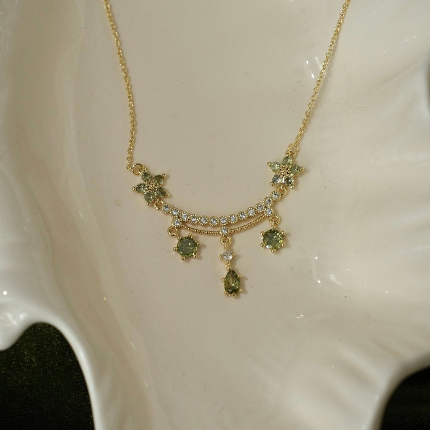 Wildflower Serenade Necklace in Green